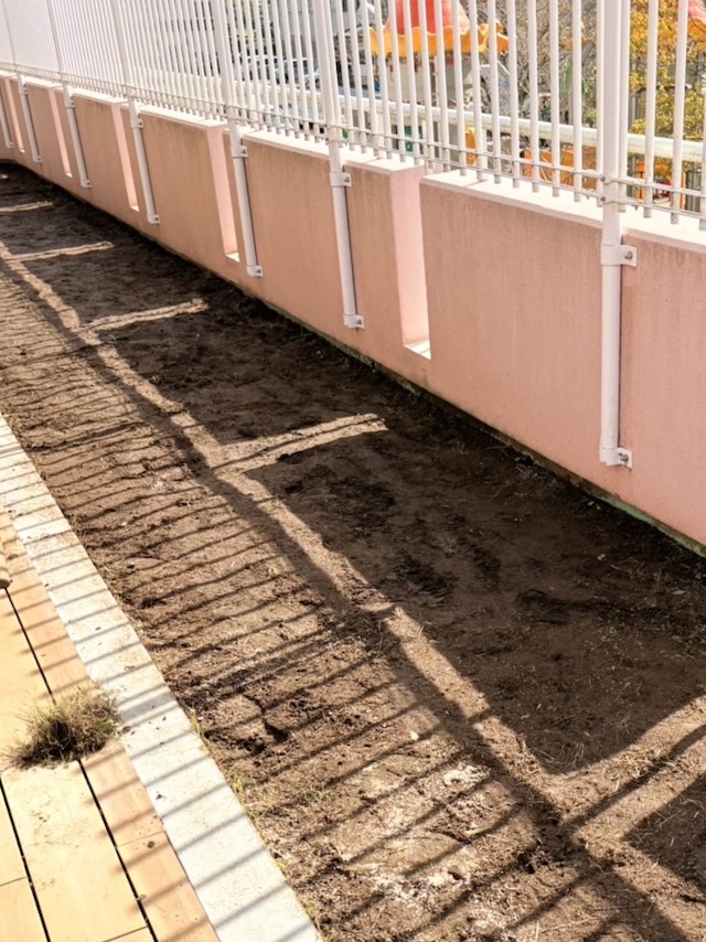 人工芝を貼りました